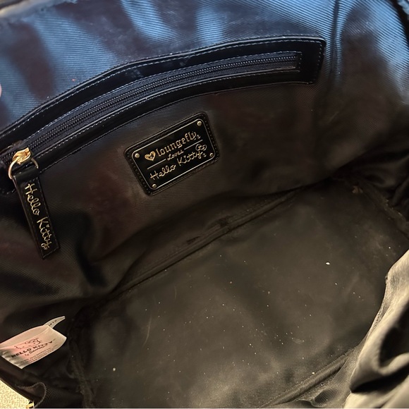 Hello Kitty Purse - Picture 3 of 4